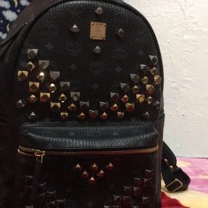 Meet your Posher, Elijah